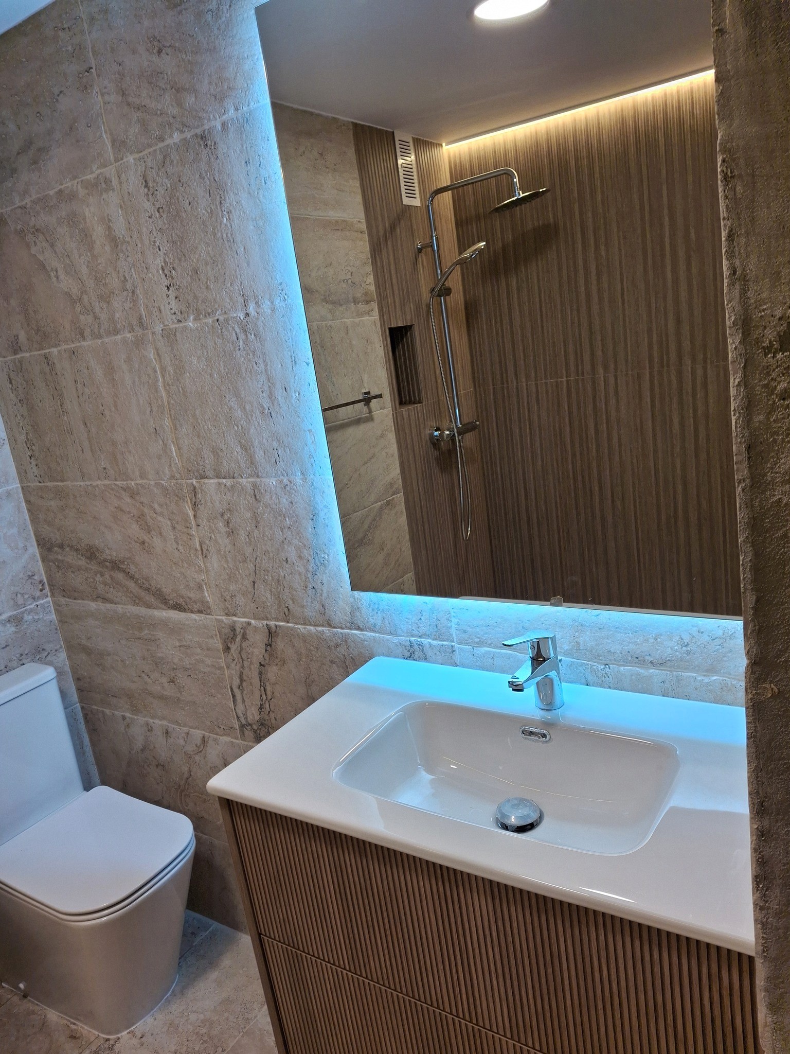 Baño reformado por GlobalMuntenia en Madrid