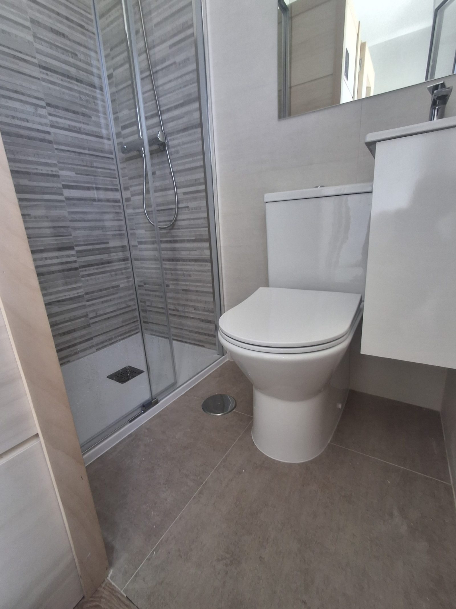 Baño reformado en Loeches